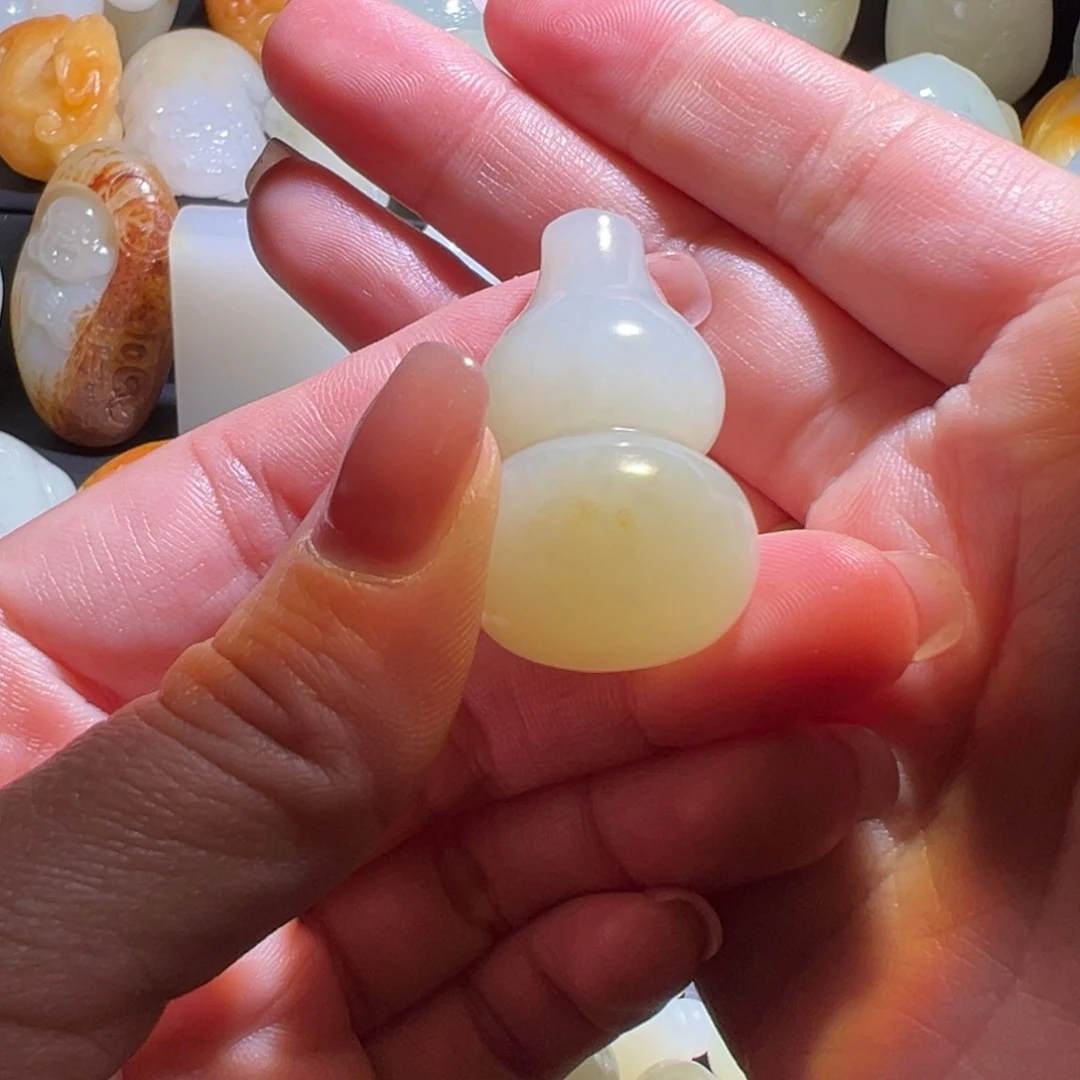 未镶嵌和田玉车挂少****锐