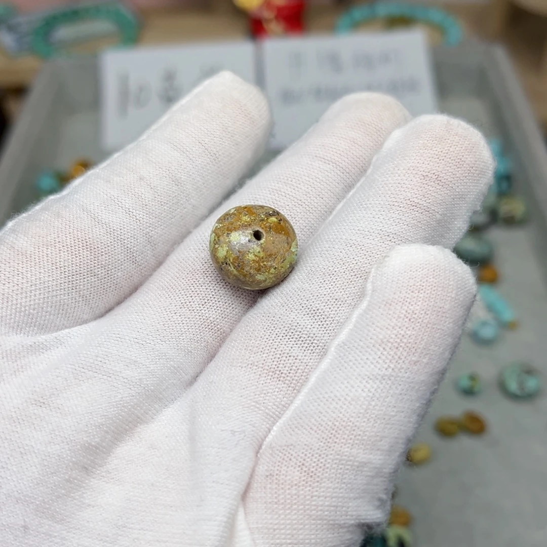 南红玛瑙未镶嵌珠宝奇石