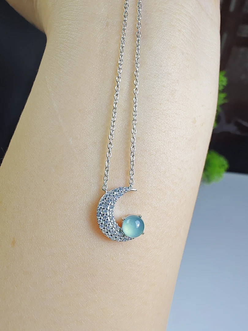 天然a货冰蓝月亮翡翠吊坠s925新镶