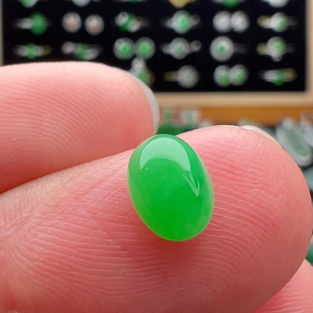 翡翠未镶嵌颈饰蛋面7.6