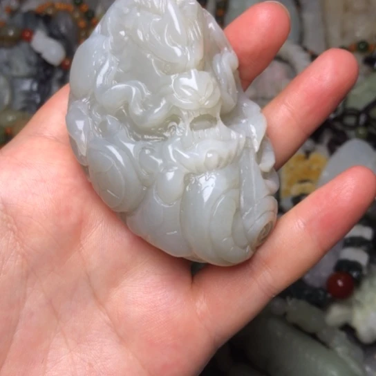 L***光和田玉未镶嵌把件