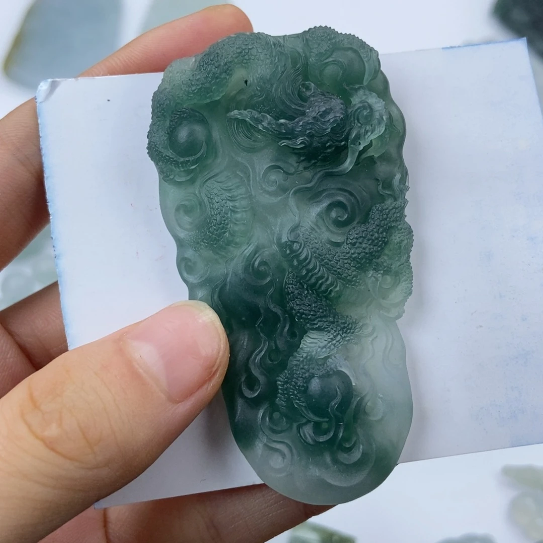 定制翡翠未镶嵌龙
