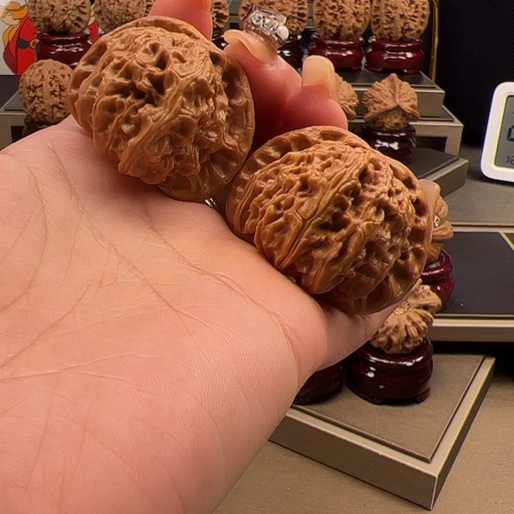 文玩核桃把件抽奖白狮子