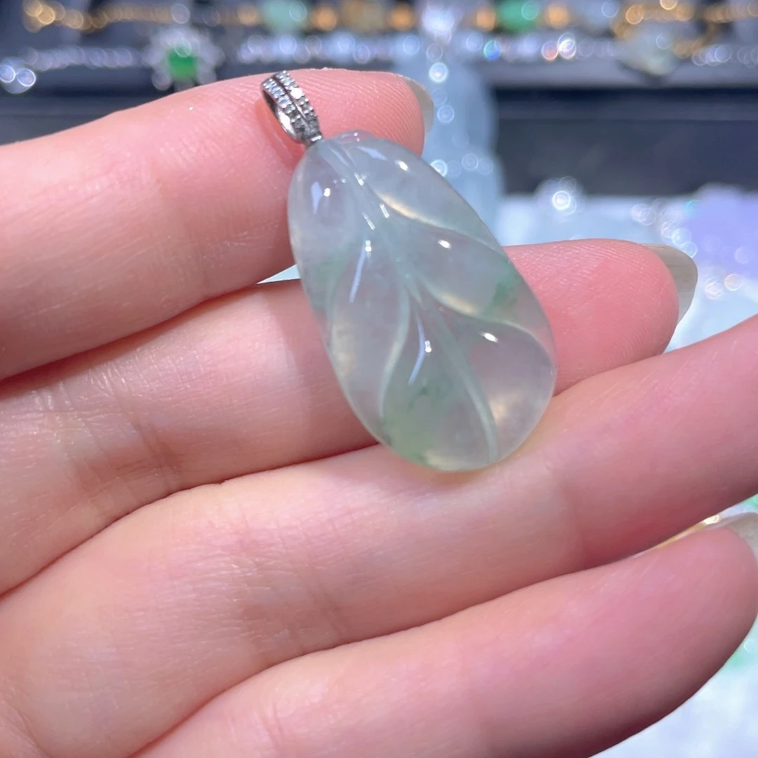 翡翠18K金镶嵌颈饰翡翠