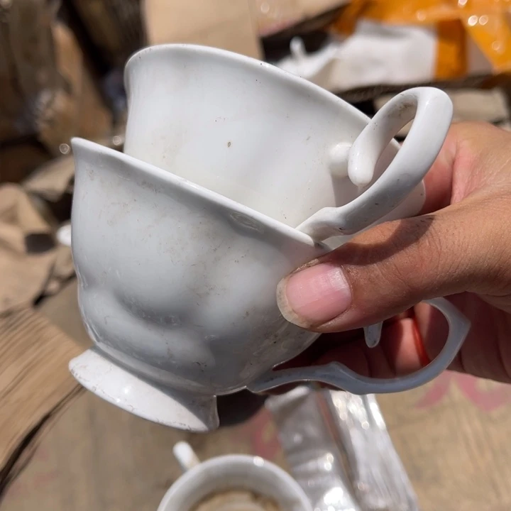 高把茶杯骨瓷2个，