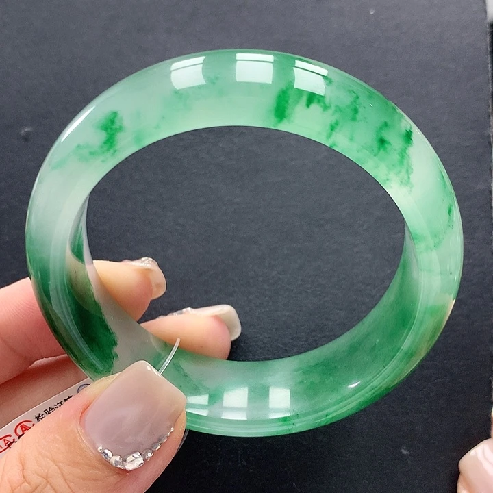 福***）石英质玉手镯未镶嵌