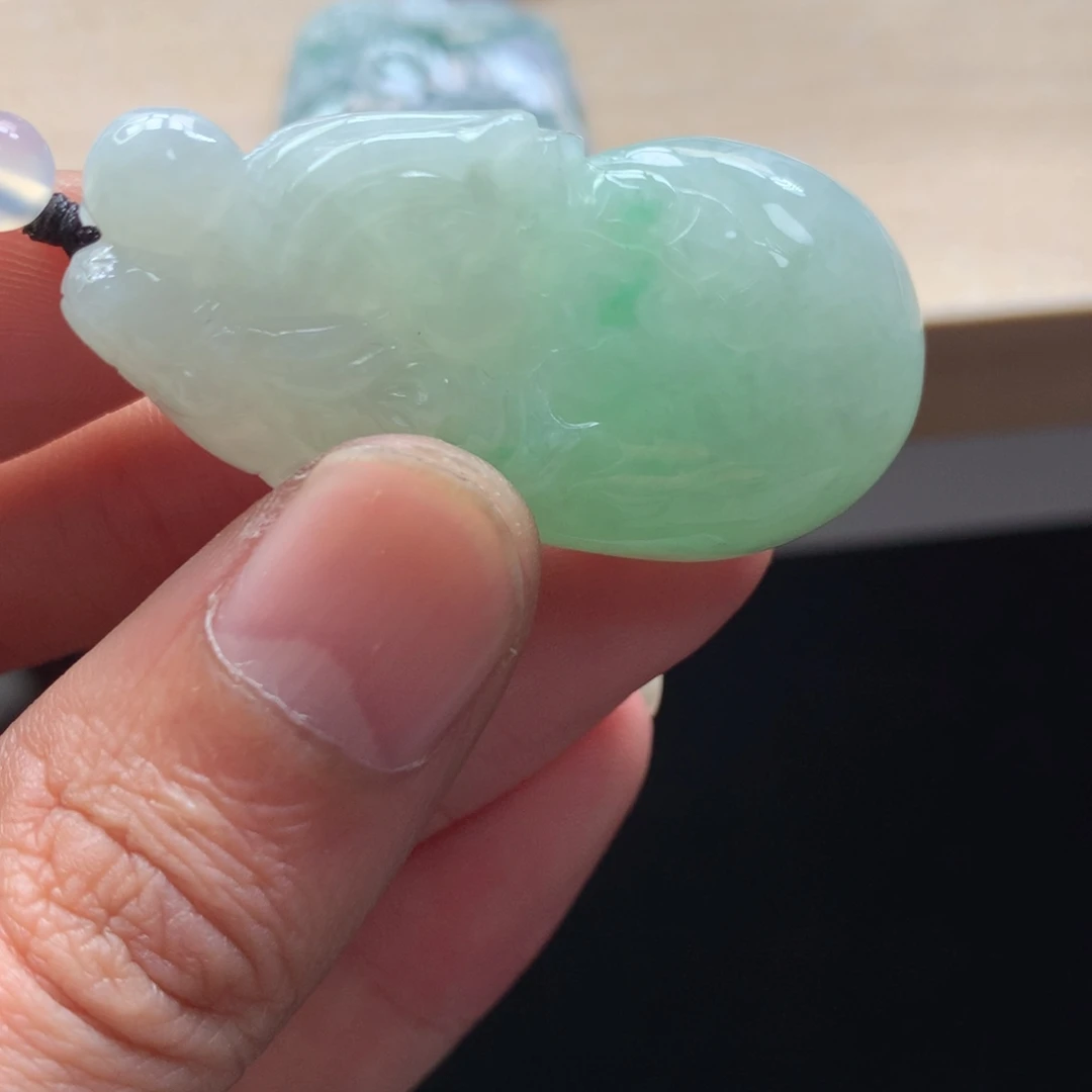 颈饰未镶嵌翡翠吊坠