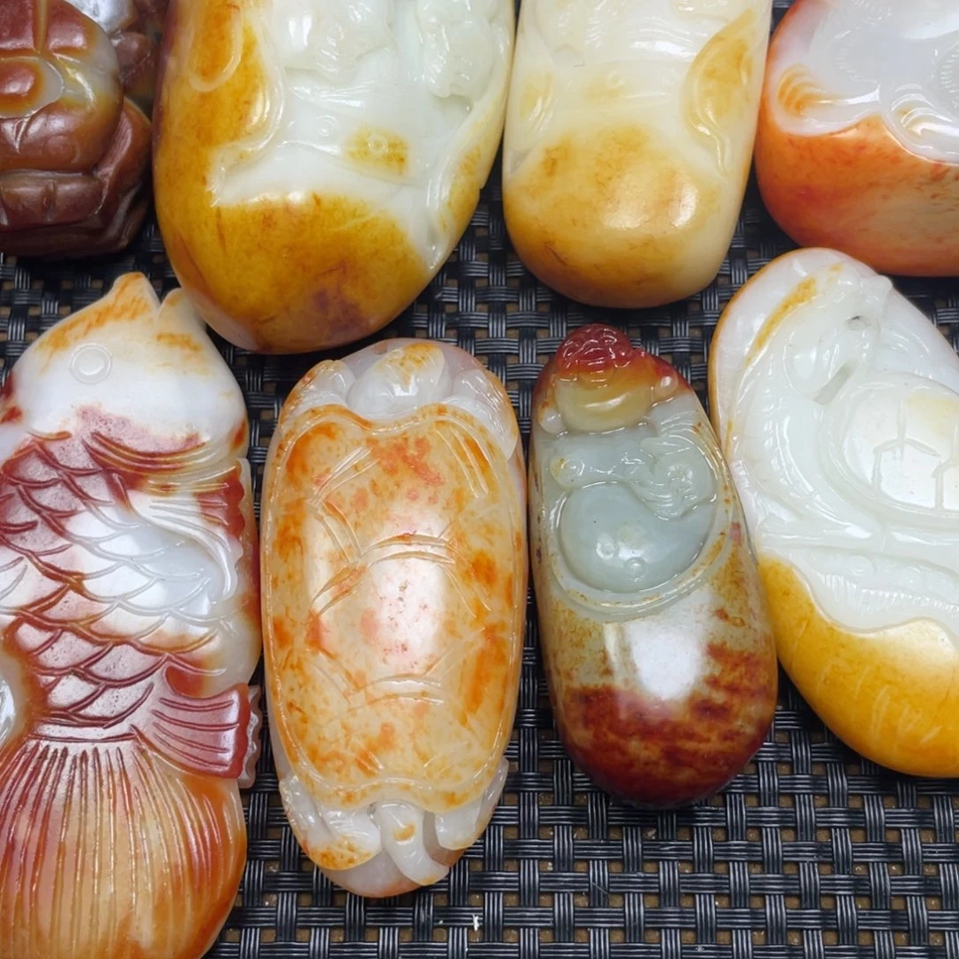 知***乐和田玉未镶嵌颈饰