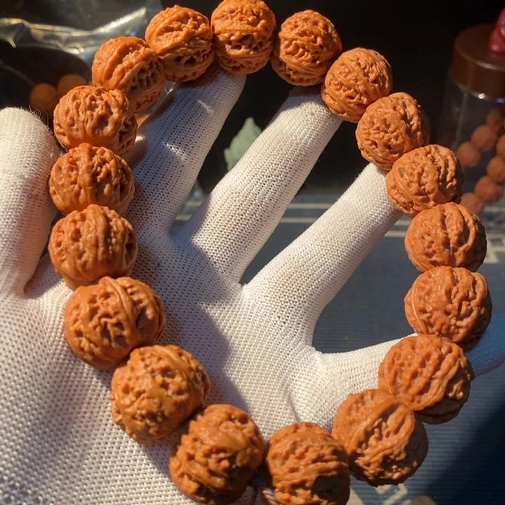 文玩核桃手串……31