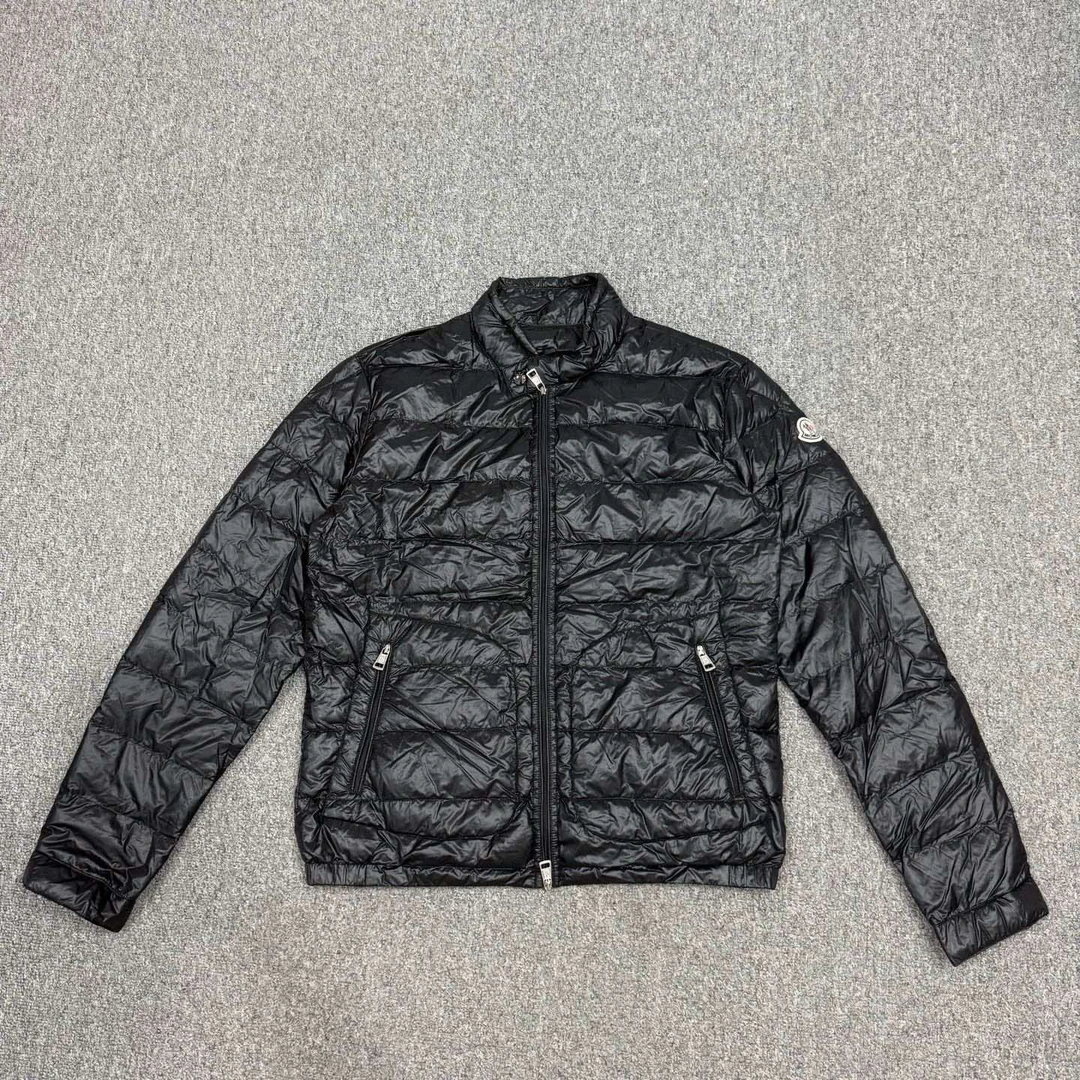 99新 MONCLER/蒙口 15093370 黑色徽标刺绣羽绒服夹克 1码99新