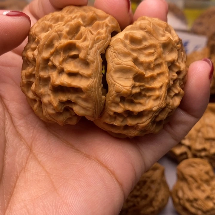 文玩核桃把件维****贵异型蛇