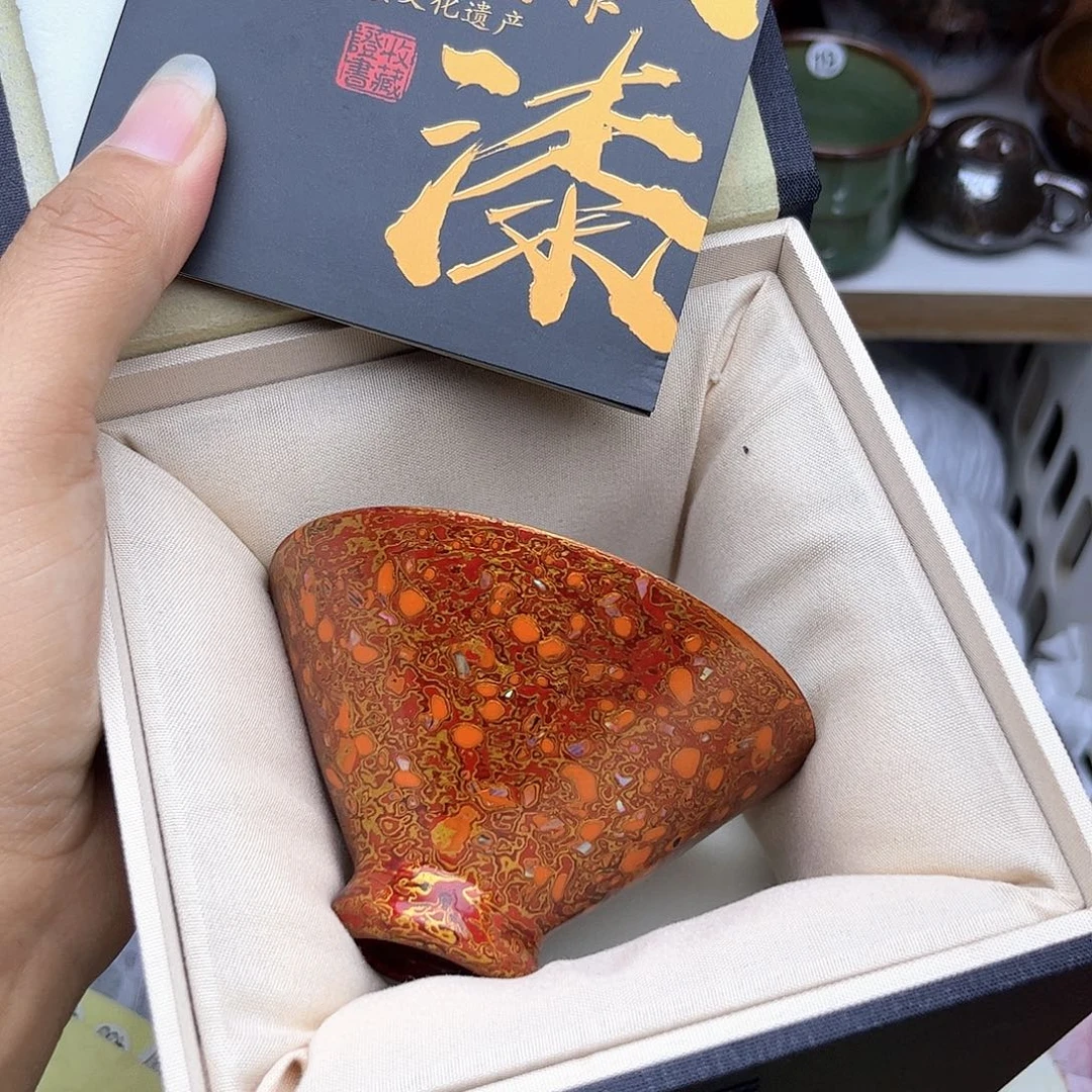 茶盏而光滑不紧绷