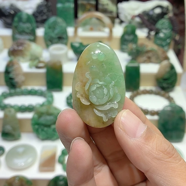 独山玉未镶嵌颈饰