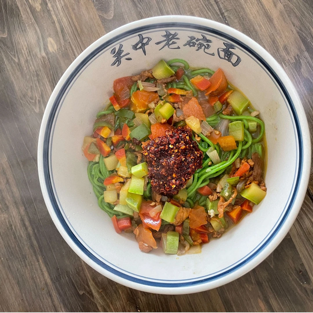 陕西菠菜面.面条色泽100%来自菠菜自身， 配料极简 无食用盐 无碱