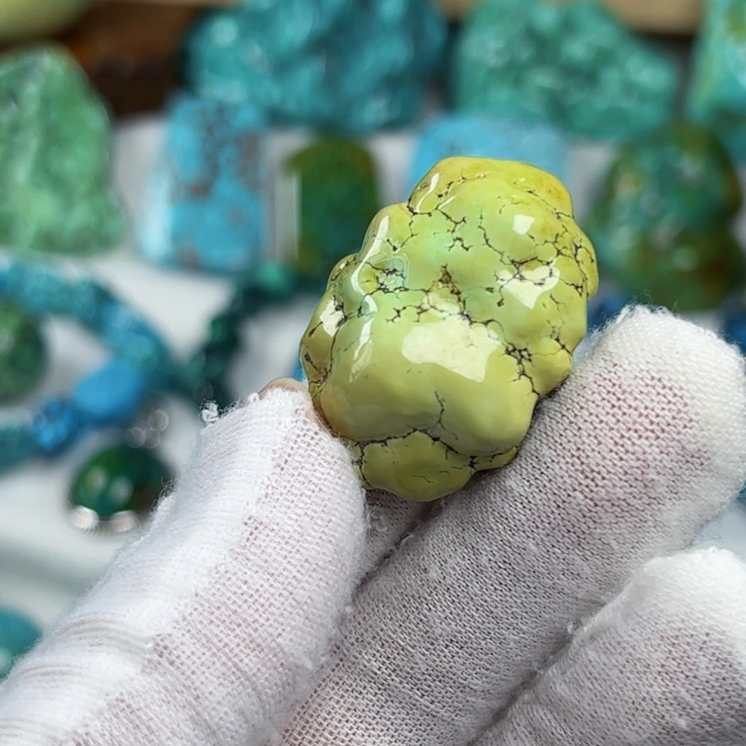 未镶嵌绿松石珠宝奇石