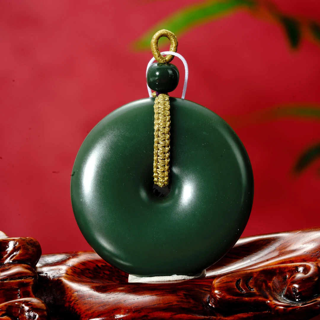 Lot57 和田玉挂件 56.94（带绳）g/十竹斋拍卖1730204