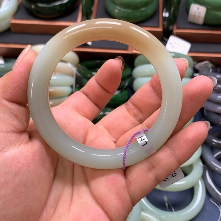 【闪购商品】未镶嵌手镯和田玉
