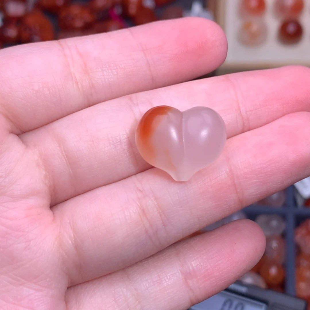 南红玛瑙未镶嵌珠宝半成品冰飘屁桃