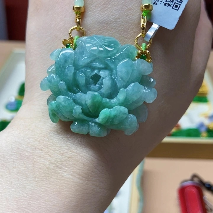翡翠未镶嵌颈饰吊坠
