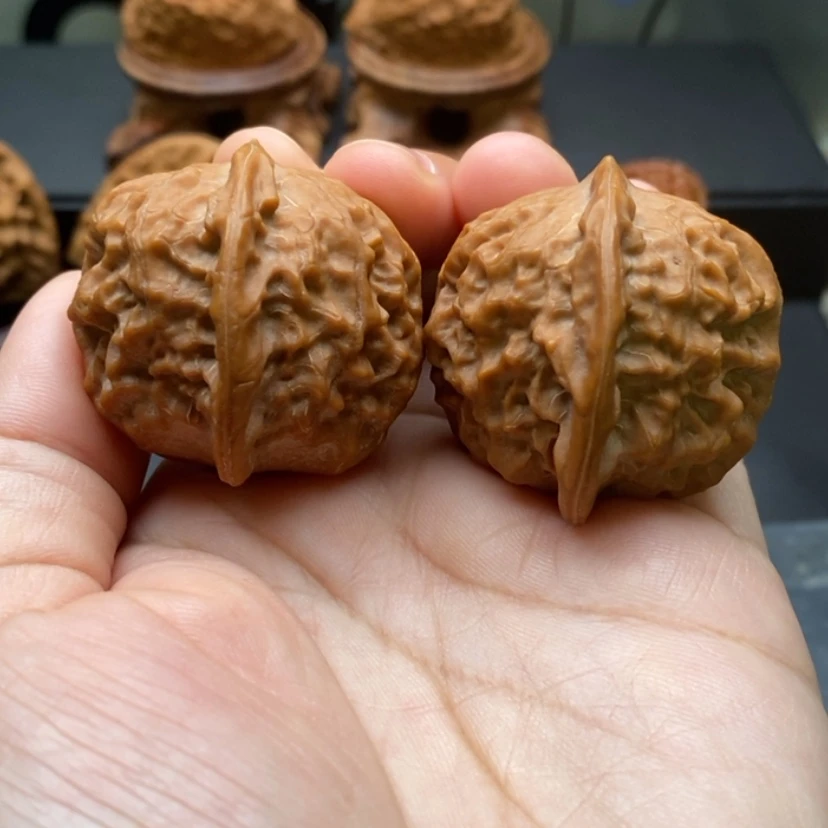 【闪购商品】吊坠文玩核桃39尺瓷娃娃