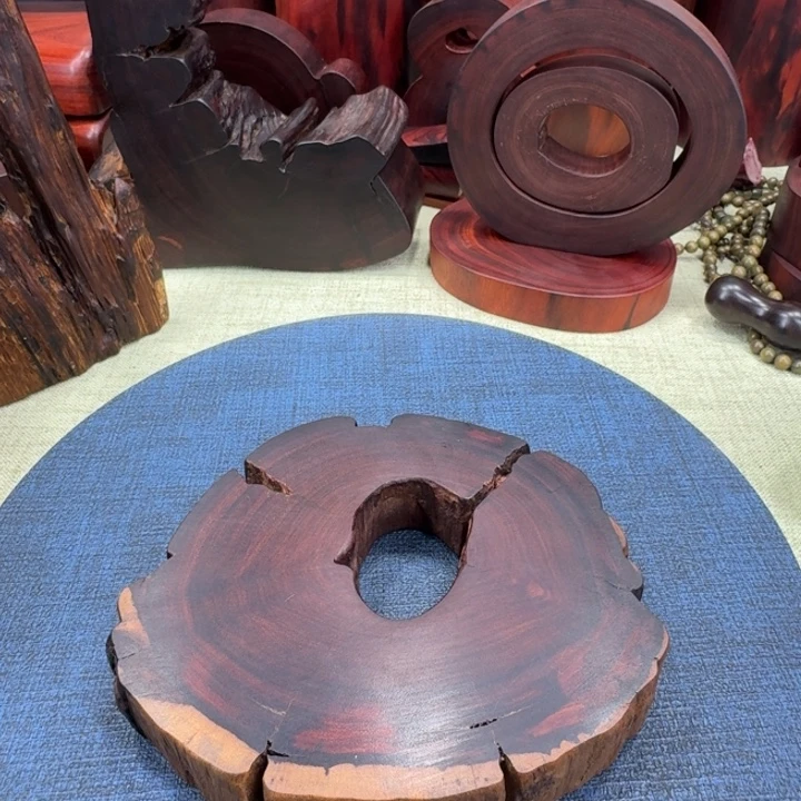 阿***。大果紫檀（缅甸花梨）