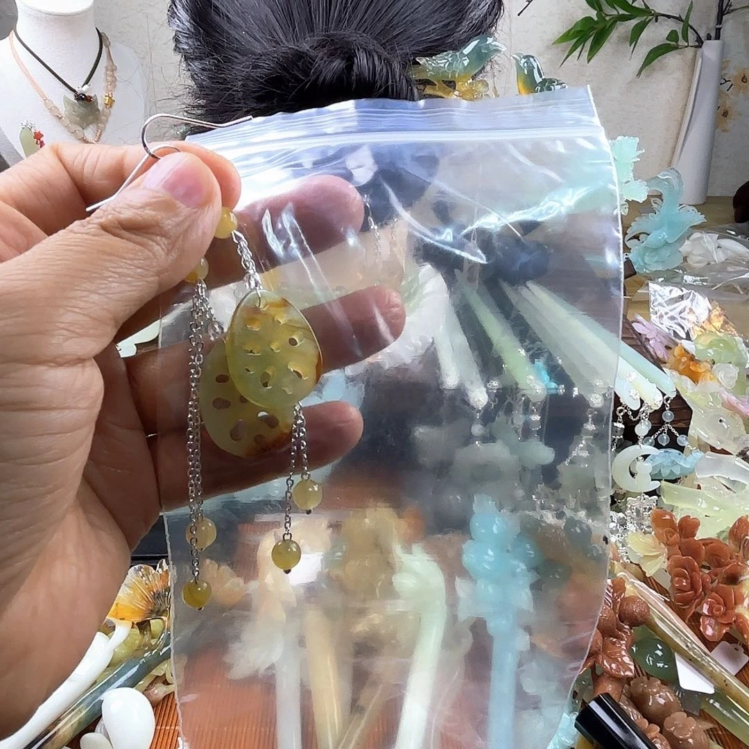 蛇纹石玉合金发饰?****闻