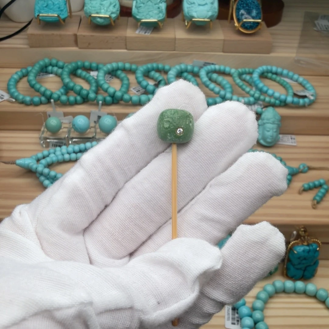 绿松石未镶嵌珠宝奇石