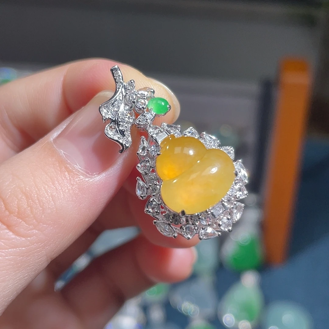 翡翠18K金镶嵌吊坠(不含链)冰黄葫芦