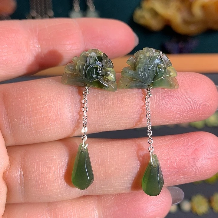 未镶嵌蛇纹石玉耳饰