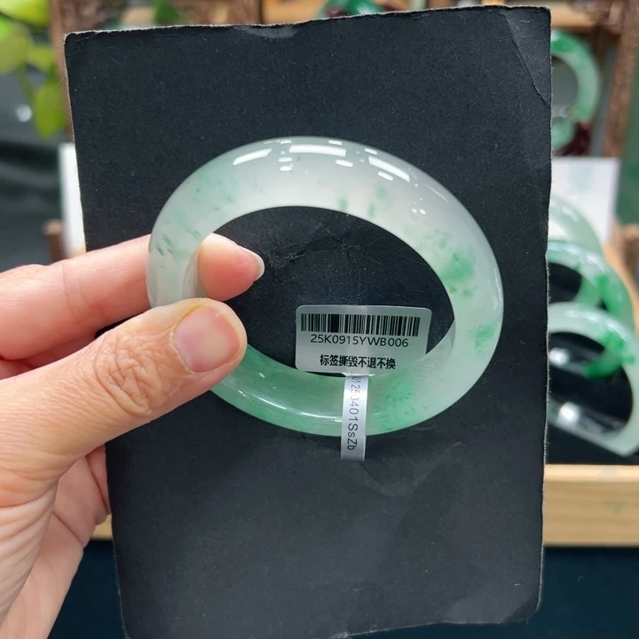 *****石英质玉未镶嵌手镯➕佳佳56.8