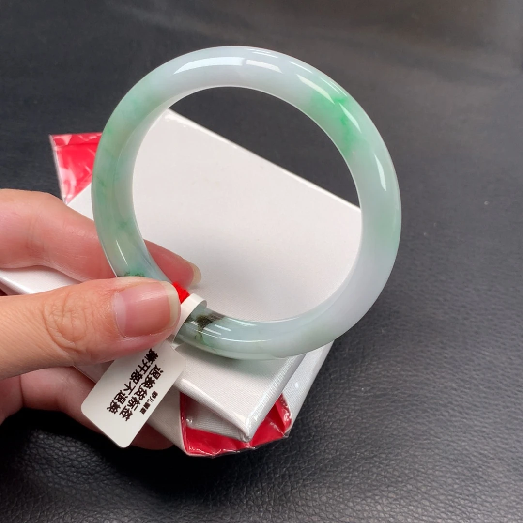 翡翠未镶嵌手镯54圈口白底青