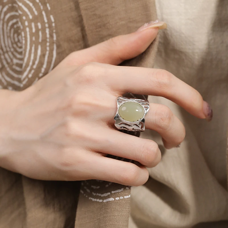 <一禅兄>S925银宽面镂空肌理纹镶嵌椭圆和田白玉戒指小众开口戒