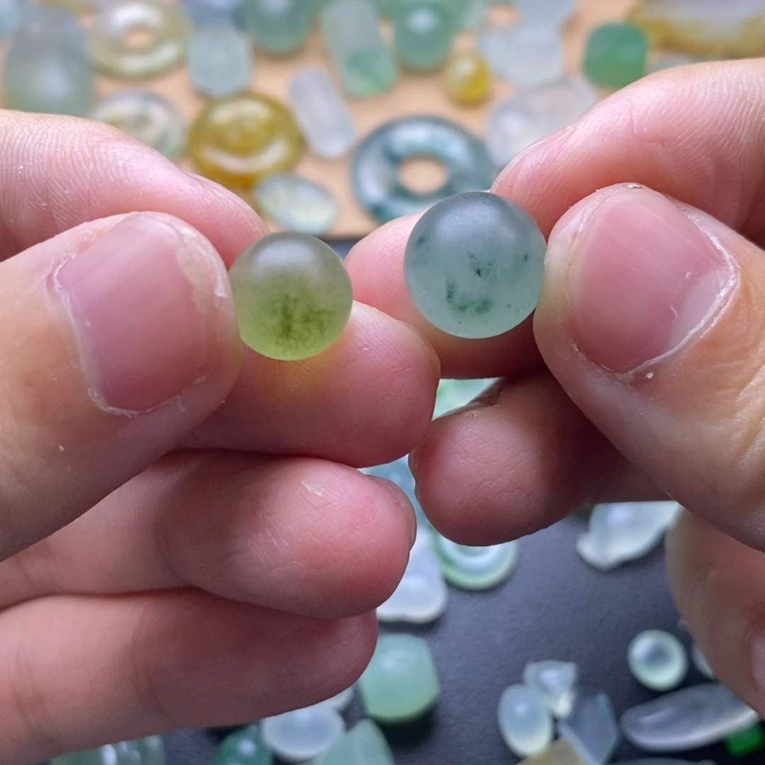 定制翡翠未镶嵌昕***?珠子