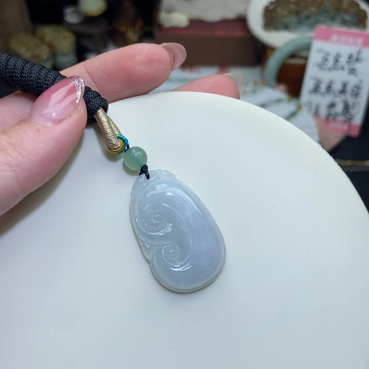 颈饰未镶嵌翡翠如意