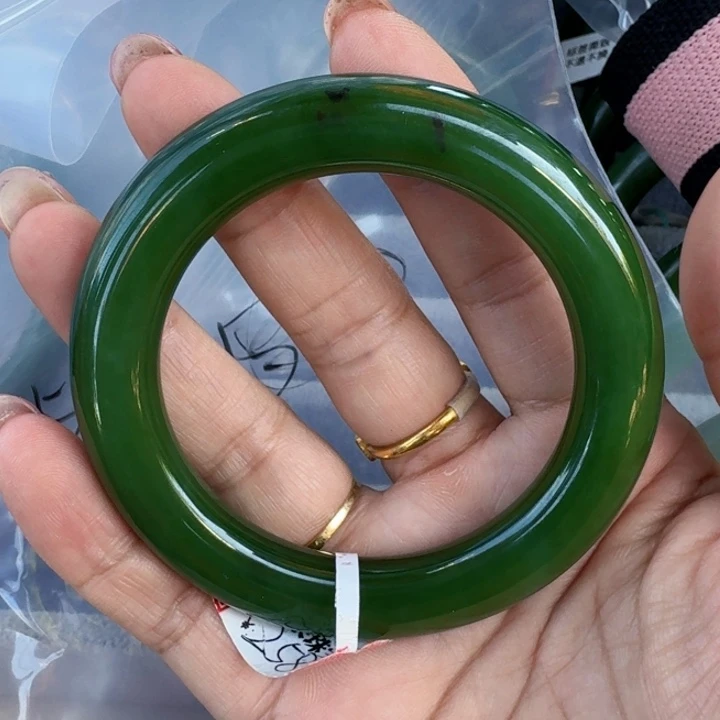 青***案和田玉（碧玉）未镶嵌手镯