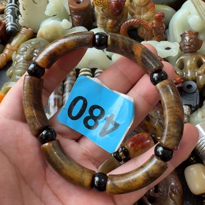 用***8和田玉未镶嵌颈饰