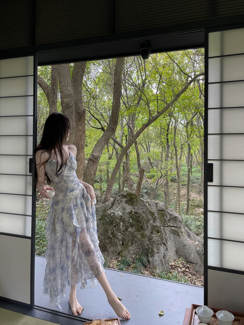 OKMA SHOP碎花吊带连衣裙女夏季不规则收腰性感长裙海边度假裙子