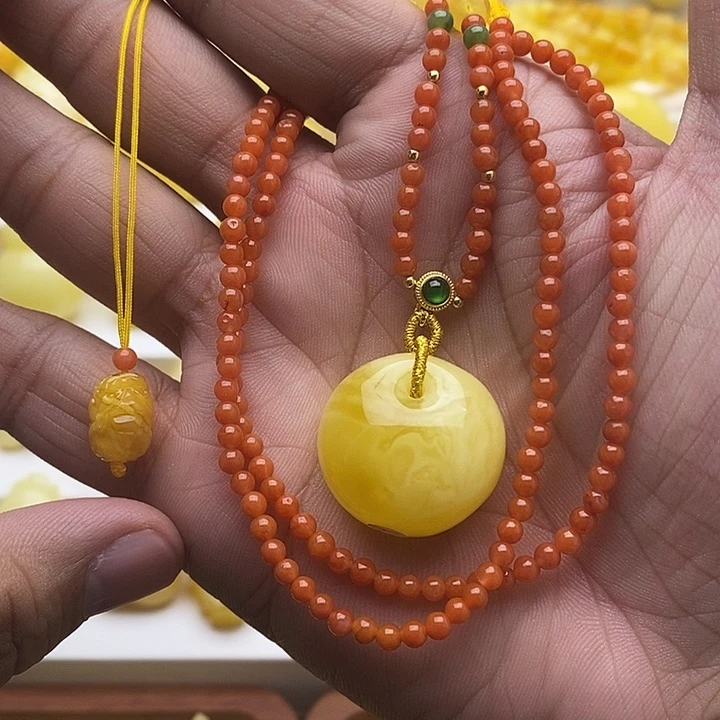 未镶嵌颈饰琥珀鸡油黄公主扣项链
