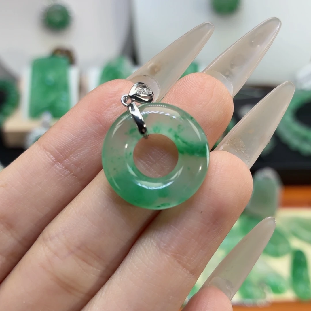 石英质玉（非洲翠）未镶嵌颈饰AB