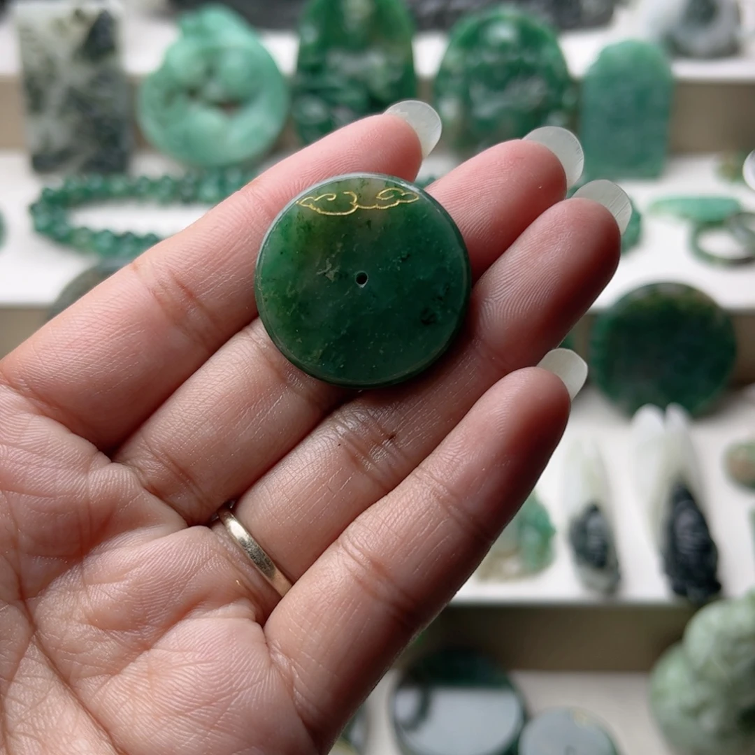 独山玉未镶嵌挂件