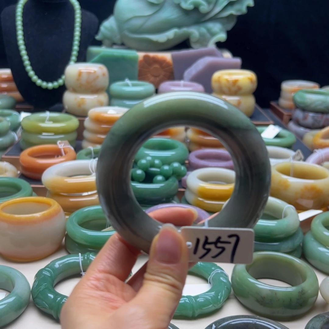 石英岩玉手镯未镶嵌