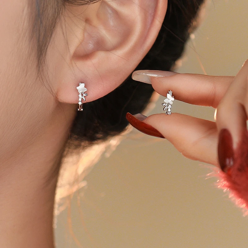 925银合成锆石耳饰 S925纯银蝴蝶耳扣女小众设计感耳环圈2025年