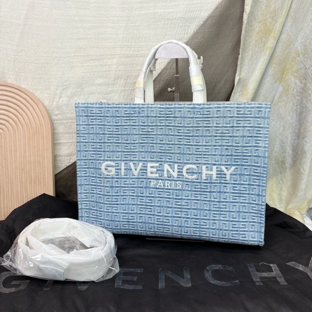 95新 Givenchy/纪梵希 丹宁四宫格手提托特包