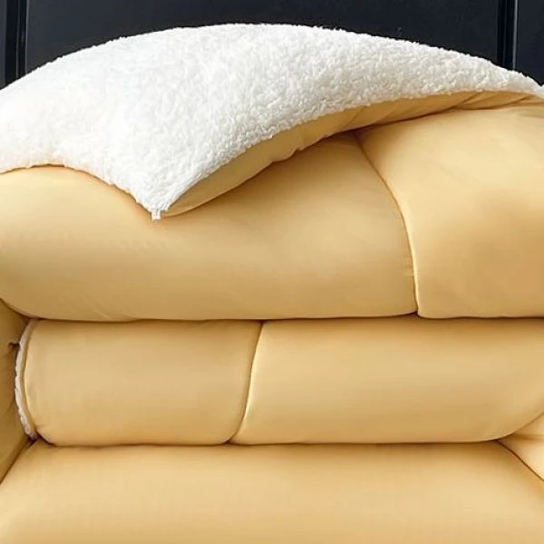 单人奶油黄A类纯色羊羔绒冬被150