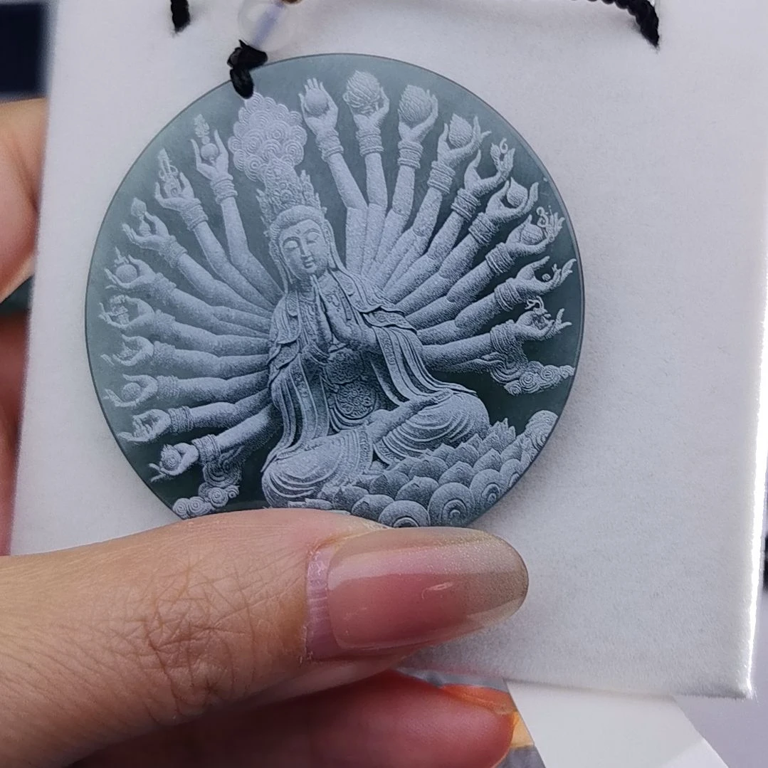 翡翠颈饰未镶嵌天然的A货翡翠