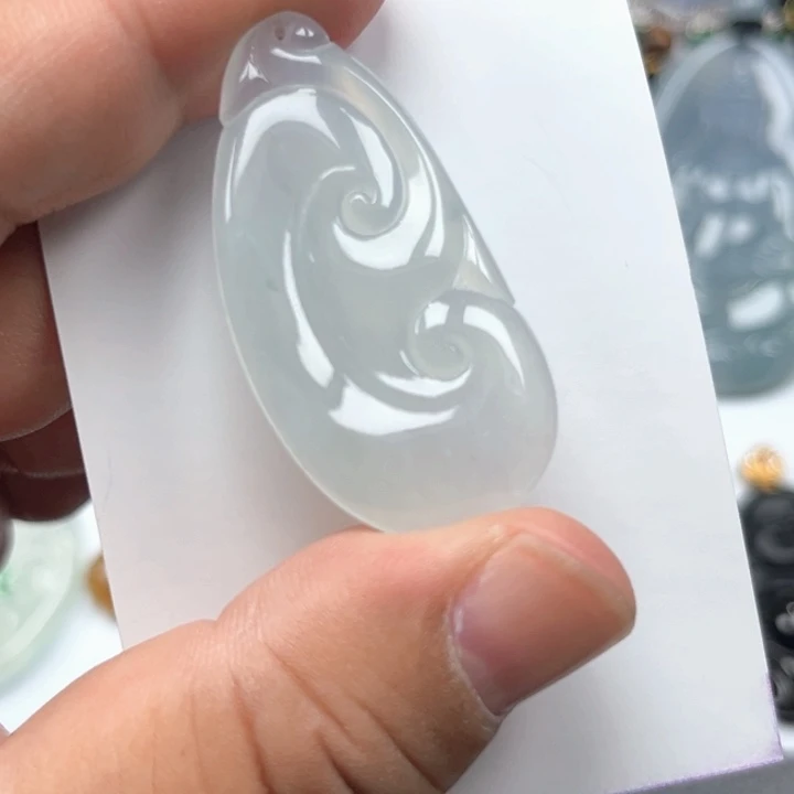 翡翠未镶嵌颈饰挂件