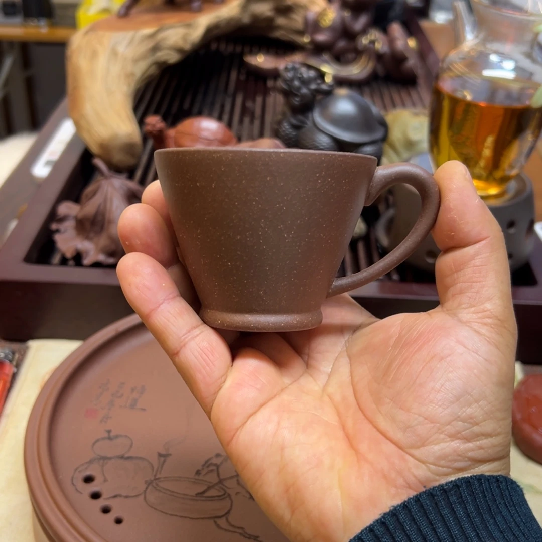 茶宠紫砂紫砂茶宠摆件。