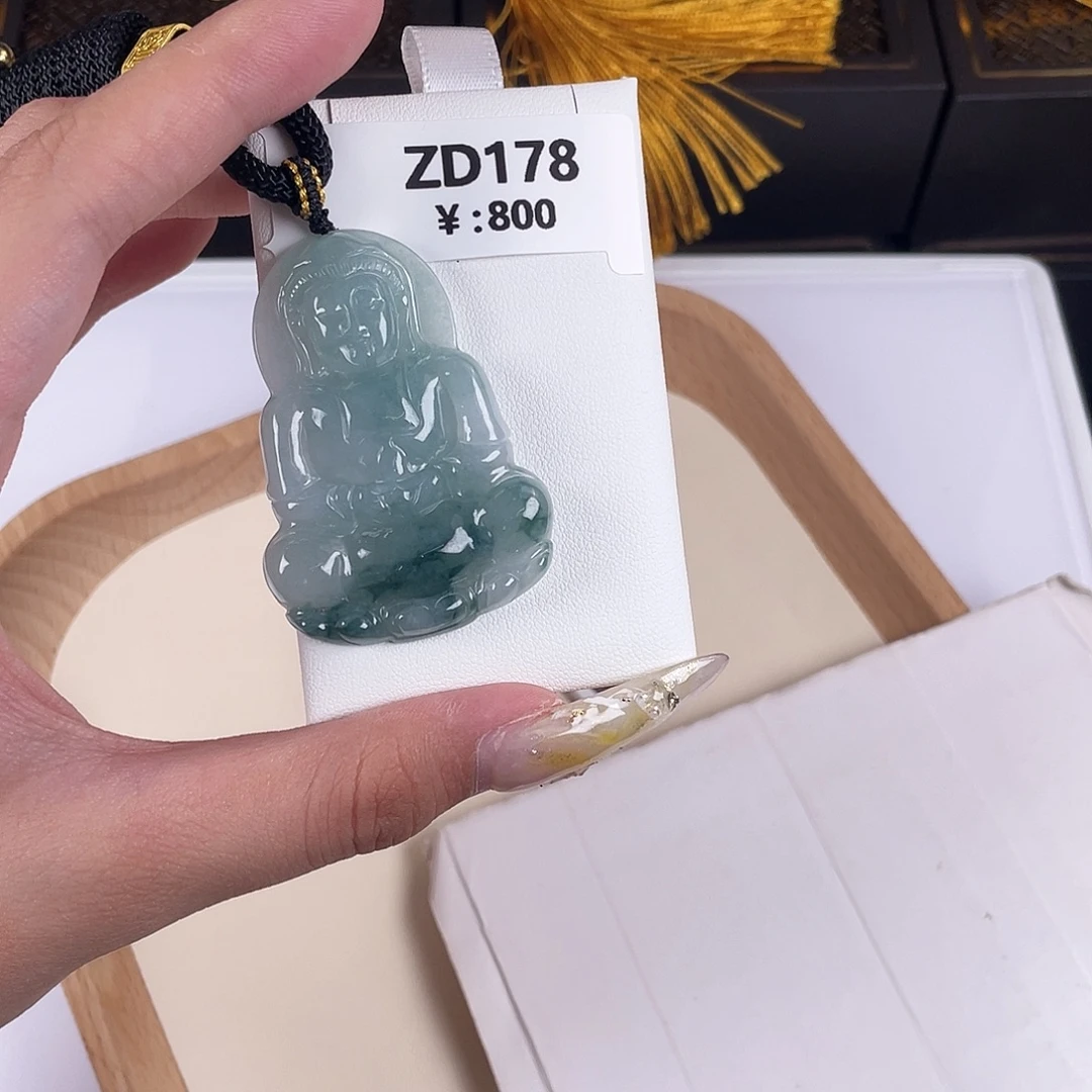 翡翠未镶嵌颈饰ZD178