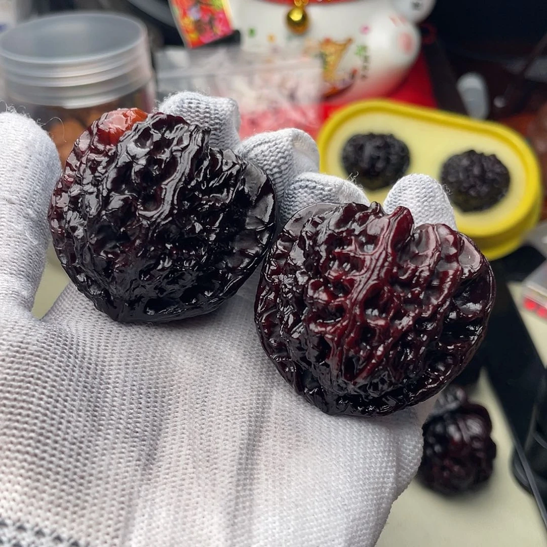 文玩核桃把件白狮子漏