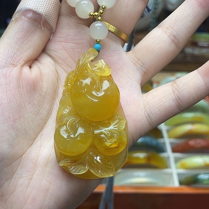 蛇纹石玉未镶嵌吊坠